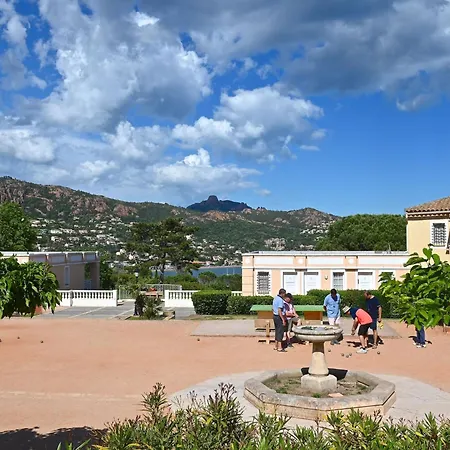 Apartment Le Belvedere - D4 256 By Interhome Saint-Raphaël