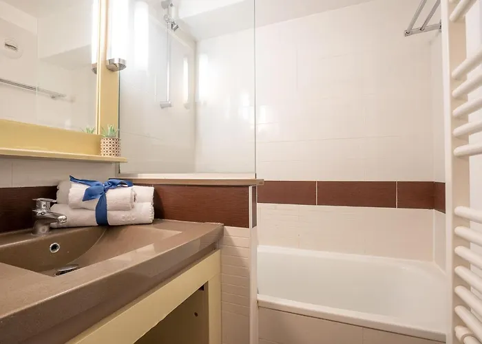 Apartment Le Belvedere - D4 256 By Interhome Saint-Raphaël